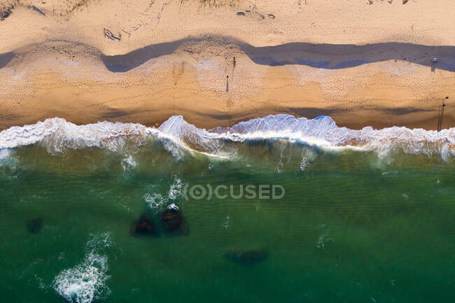 Luftaufnahme über dem Strand von Taquara, Bal Cambori, Brasilien. — Stockfoto
