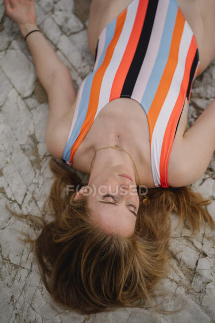 Chill and stylish girl in the swimsuit — Stock Photo