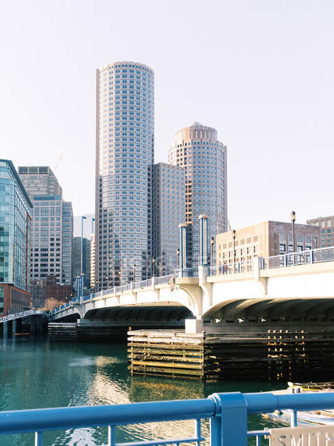 Vista dei grattacieli di Boston dalla prospettiva della zona del lungomare — Foto stock