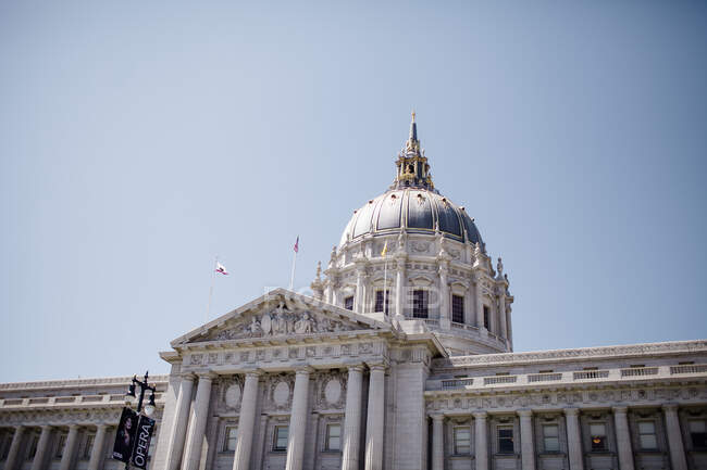 Primer plano de la cúpula en el Ayuntamiento de San Francisco - foto de stock