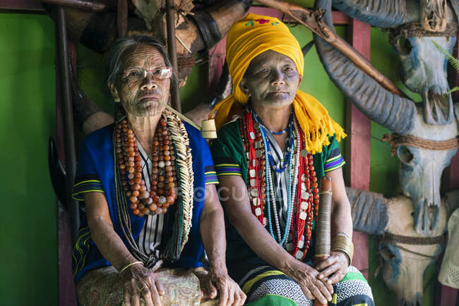 MINDAT, CHIN STATE / MYANMAR - Old Chin Kaang vie tribale — Photo de stock