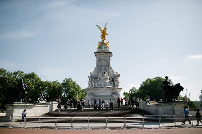 Memoriale della Regina Vittoria fuori Buckingham Palace — Foto stock