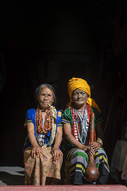 MINDAT, ESTADO CHIN / MYANMAR - La vieja vida tribal de Chin Kaang - foto de stock