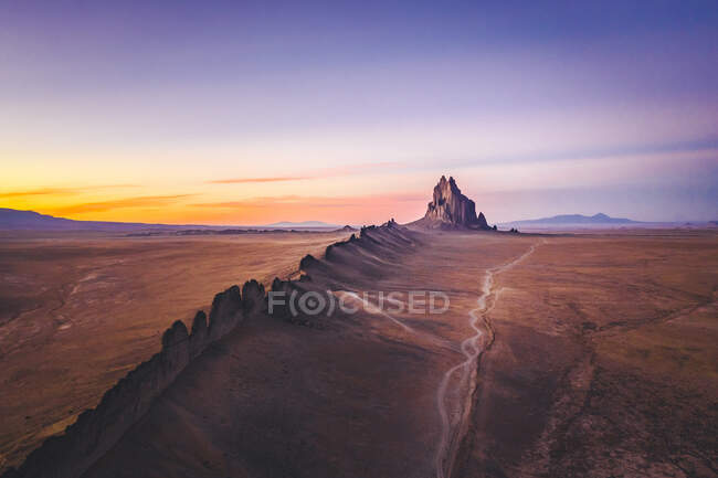Красивий вид на пустелю на фоні природи — стокове фото