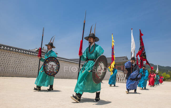 Changement de la cérémonie des gardes au Palais Gyeongbok à Séoul — Photo de stock