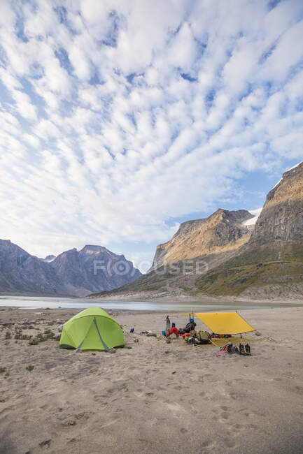 Campamento base de escaladores ideal, Isla Baffin, Canadá. - foto de stock