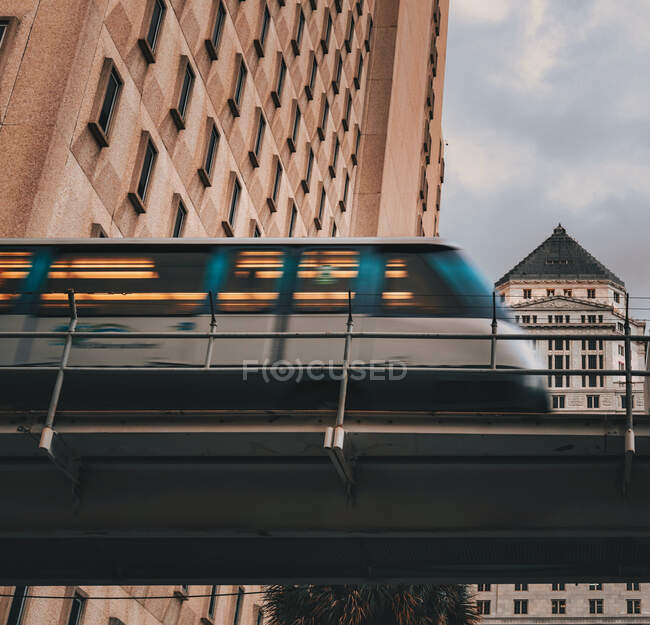 Building in the city metro rail Miami Florida Downton — Stock Photo