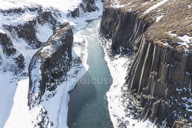 Colonnes de basalte canyon nommé studlagil dans l'est de l'iceland — Photo de stock