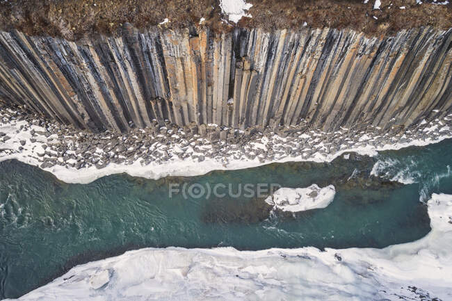 Colonnes de basalte canyon nommé studlagil dans l'est de l'iceland — Photo de stock