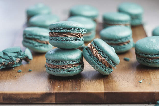Close up de deliciosos biscoitos de macarons verdes — Fotografia de Stock
