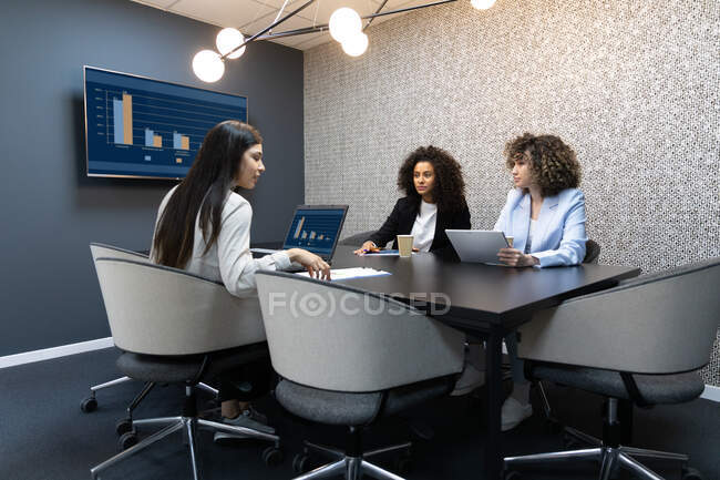 Business Women During Meeting office — Stock Photo