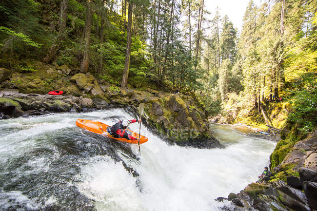 Kayaking the White Salmon and Little White Salmon River — Stock Photo