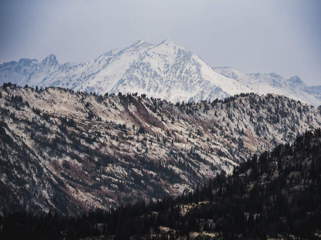Hermoso paisaje en las montañas - foto de stock