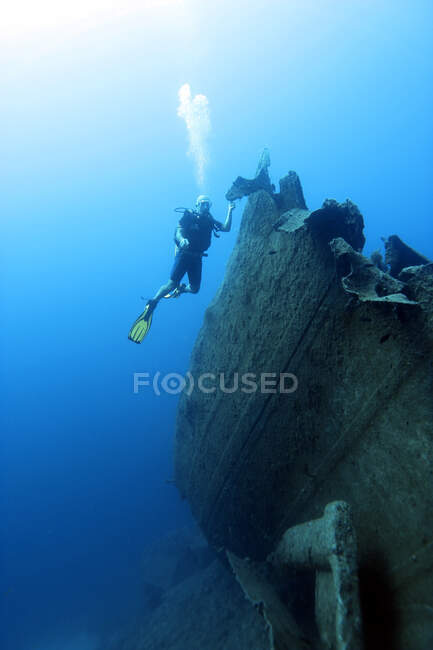Mergulhador no mar — Fotografia de Stock