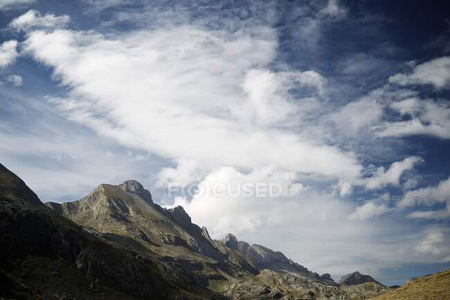 Cime nella Valle del Canfranc, Aragona, Pirenei in Spagna. — Foto stock