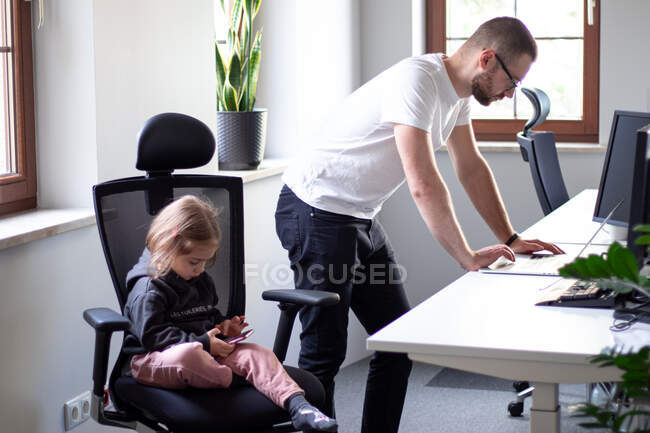 People working together in office — Stock Photo