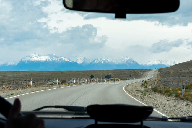 En la carretera en Patagonia - foto de stock