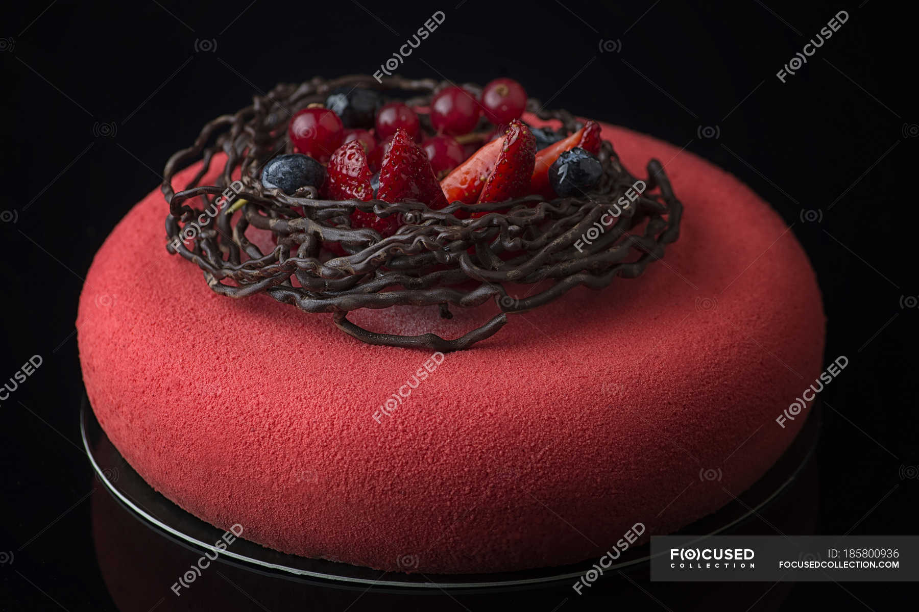 Торт декор шоколад с красным