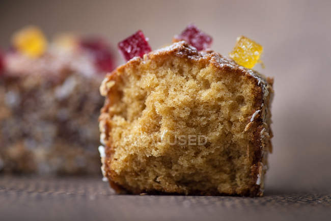 Close-up of cake with on table with marmalade decoration — Stock Photo