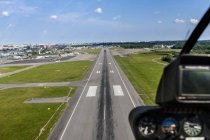 Passarela do Aeroporto de Bromma vista do helicóptero de aterragem — Fotografia de Stock