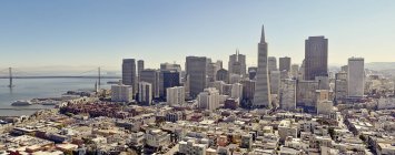 Vue surélevée du paysage urbain de San Francisco — Photo de stock