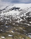 Схилі гори Snowcapped на більш og Ромсдаль — стокове фото
