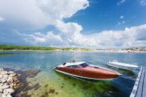 Side view of two boats in bay — Stock Photo