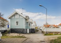 Перегляд справжньої шведської будинків в селі — стокове фото