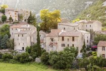 Vieilles maisons en pierre à Hérault, France — Photo de stock
