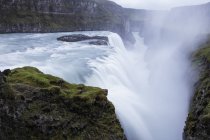 Gullfoss-Wasserfall mit Dampf auf der hvita in Island — Stockfoto