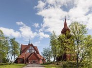 Cielo nuvoloso sopra la chiesa di Kiruna, Svezia — Foto stock