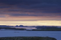 Landschaft mit Schlangenjoekull-Vulkan in der Abenddämmerung, Island — Stockfoto
