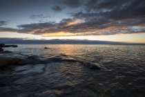 Rocce dal mare al tramonto, Vasterbotten County — Foto stock