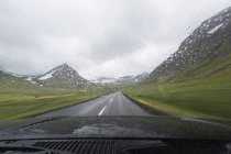 Vista panorámica desde coche de carretera rural - foto de stock