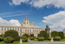 Low angle view of Museum of Natural History in Vienna — Stock Photo