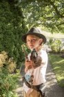 Portrait de garçon en costume de cow-boy, mise au point sélective — Photo de stock