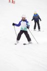 Портрет друзей на лыжах в Trysil, Норвегия — стоковое фото