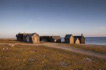 Vecchie capanne dei pescatori nella contea di Gotland — Foto stock