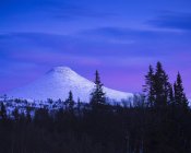 Vista panoramica di Stadjan all'alba, messa a fuoco selettiva — Foto stock