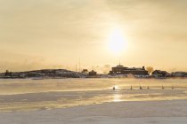 Vista panorâmica da paisagem de inverno ao pôr do sol — Fotografia de Stock