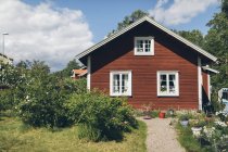 Casa de madera en Smaland, Suecia - foto de stock