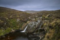 Vista panorâmica da cachoeira Lunklet em Shetland, Escócia — Fotografia de Stock
