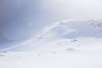 Montagne innevate sul sentiero Kungsleden in Lapponia, Svezia — Foto stock