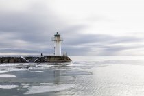 Leuchtturm am Vattersee in Schweden — Stockfoto