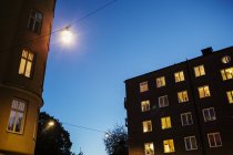 Bâtiments la nuit à Sodermalm, Stockholm — Photo de stock