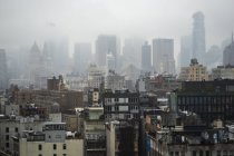 Neblige Skyline in Manhattan, New York City — Stockfoto
