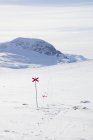 Marcadores na neve de Kungsleden trail na Lapônia, Suécia — Fotografia de Stock