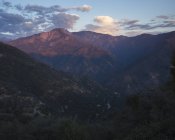 Vista panorámica del Parque Nacional Sequoia en California - foto de stock