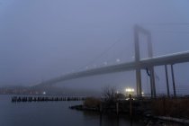 Ponte Alvsborg sob nevoeiro em Gotemburgo, Suecia — Fotografia de Stock