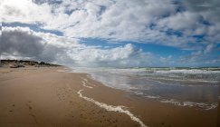 Vista panoramica delle Nuvole sulla spiaggia — Foto stock